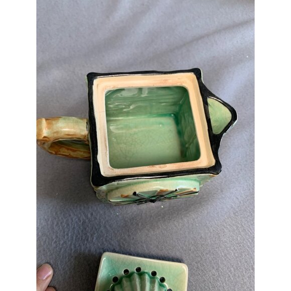 Vintage Cottage-Themed Ceramic Citrus Reamer with Lid & Handle - Picture 6 of 15
